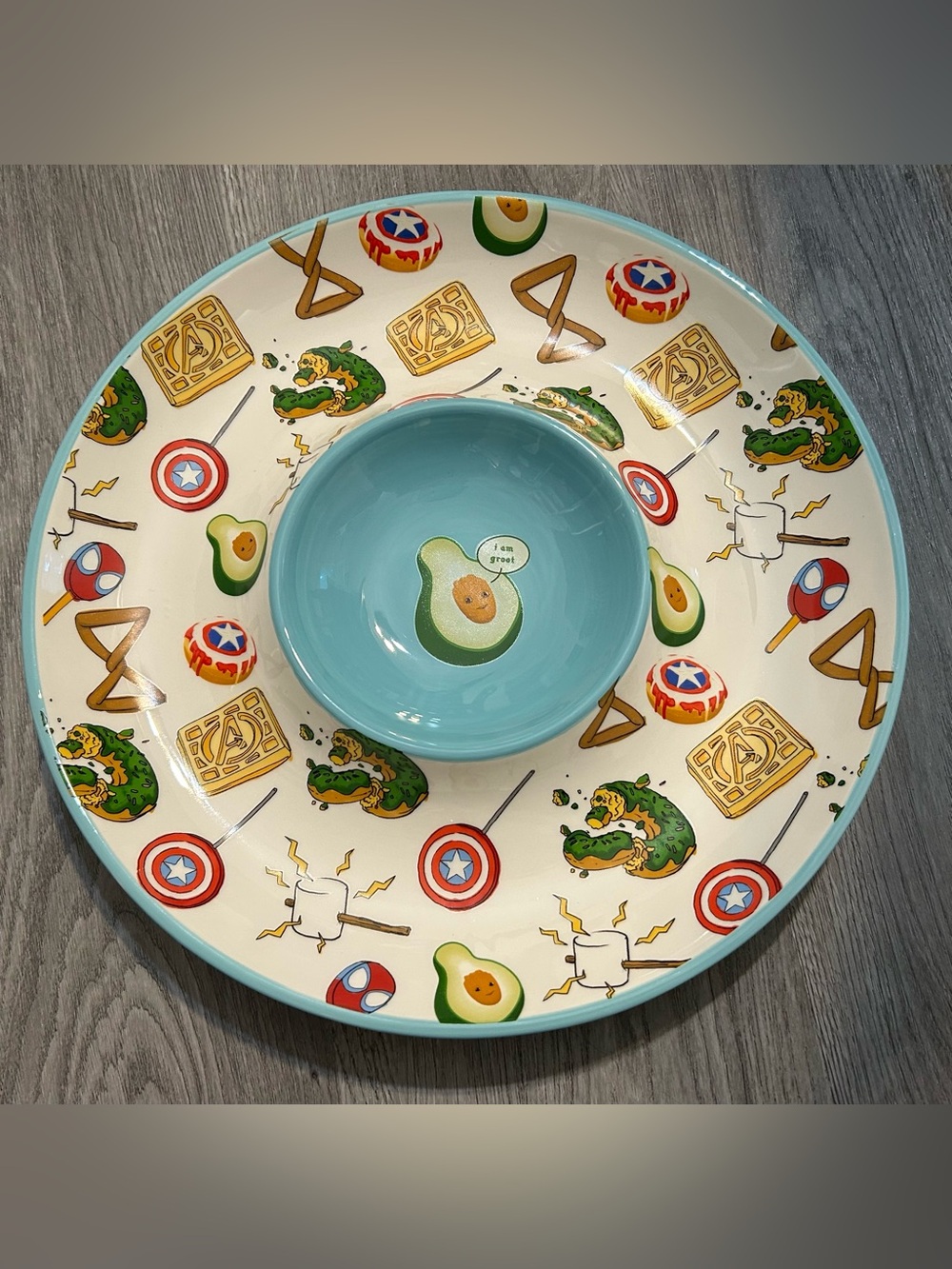 Marvel Eat the Universe Avengers Dip and Chip Tray